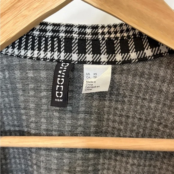 H&M Monochrome Checkered Women's Blazer - Picture 3 of 4